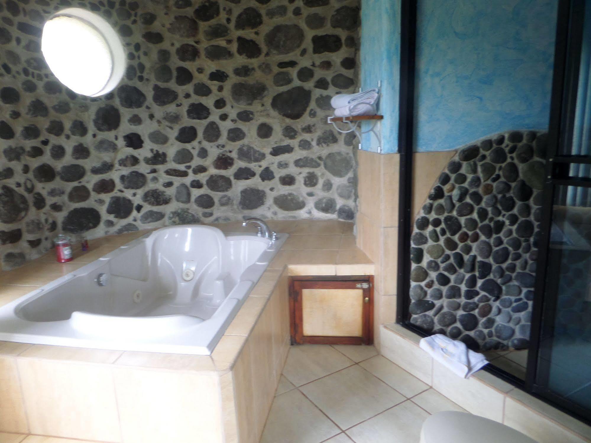 Hosteria "El Encanto" San Miguel de los Bancos ภายนอก รูปภาพ